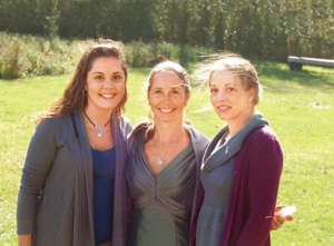 Dawn with her daughters, Erica and Cristina